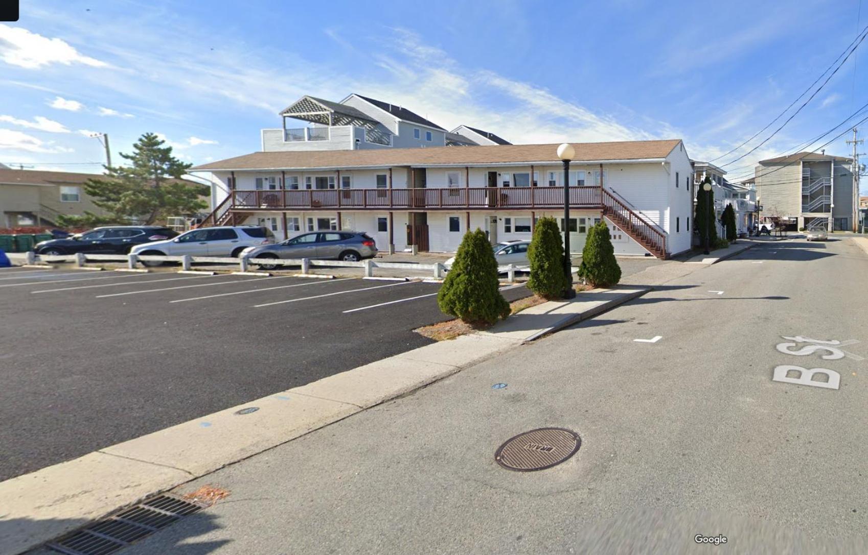 23 B St Apartments Hampton Exterior photo