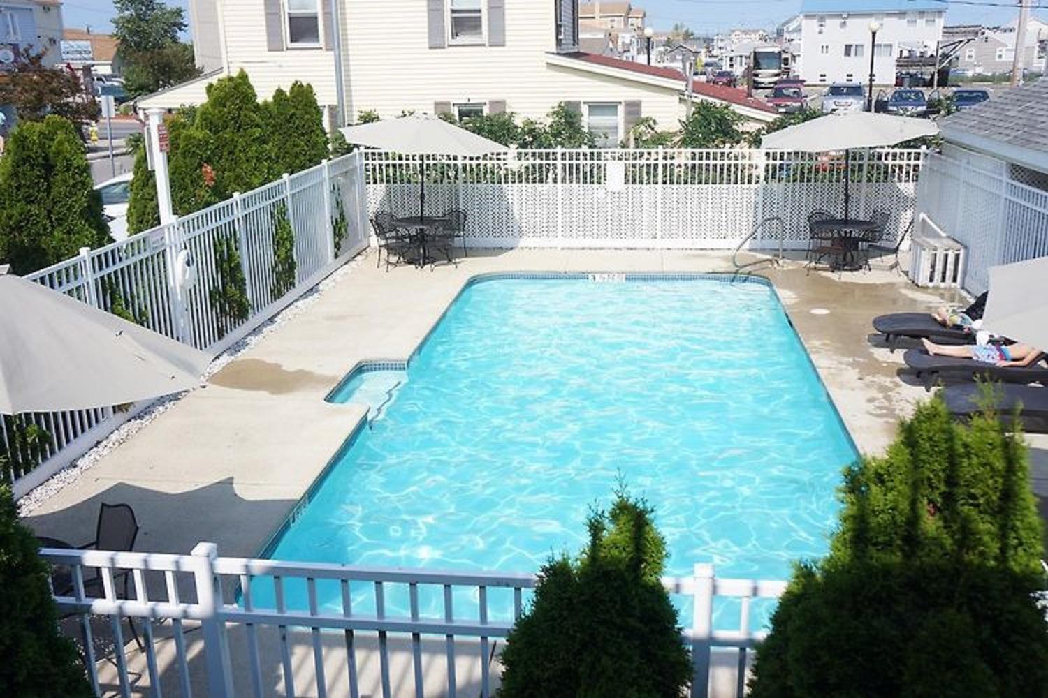 23 B St Apartments Hampton Exterior photo