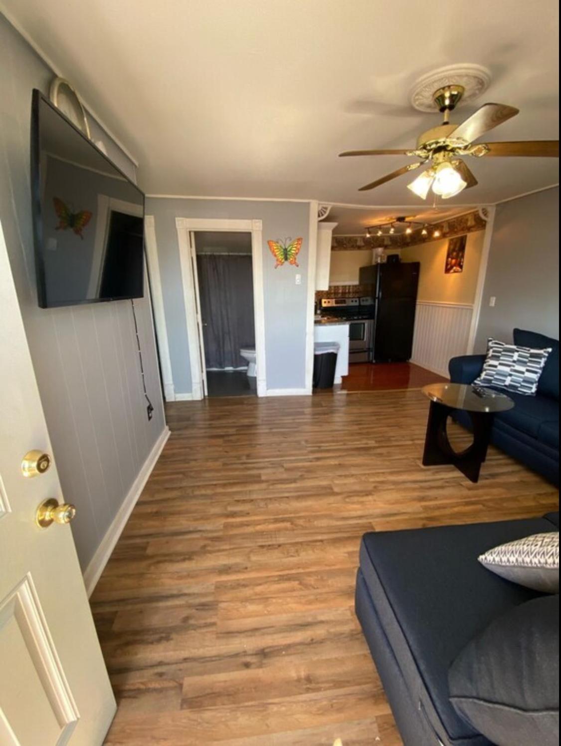 23 B St Apartments Hampton Exterior photo