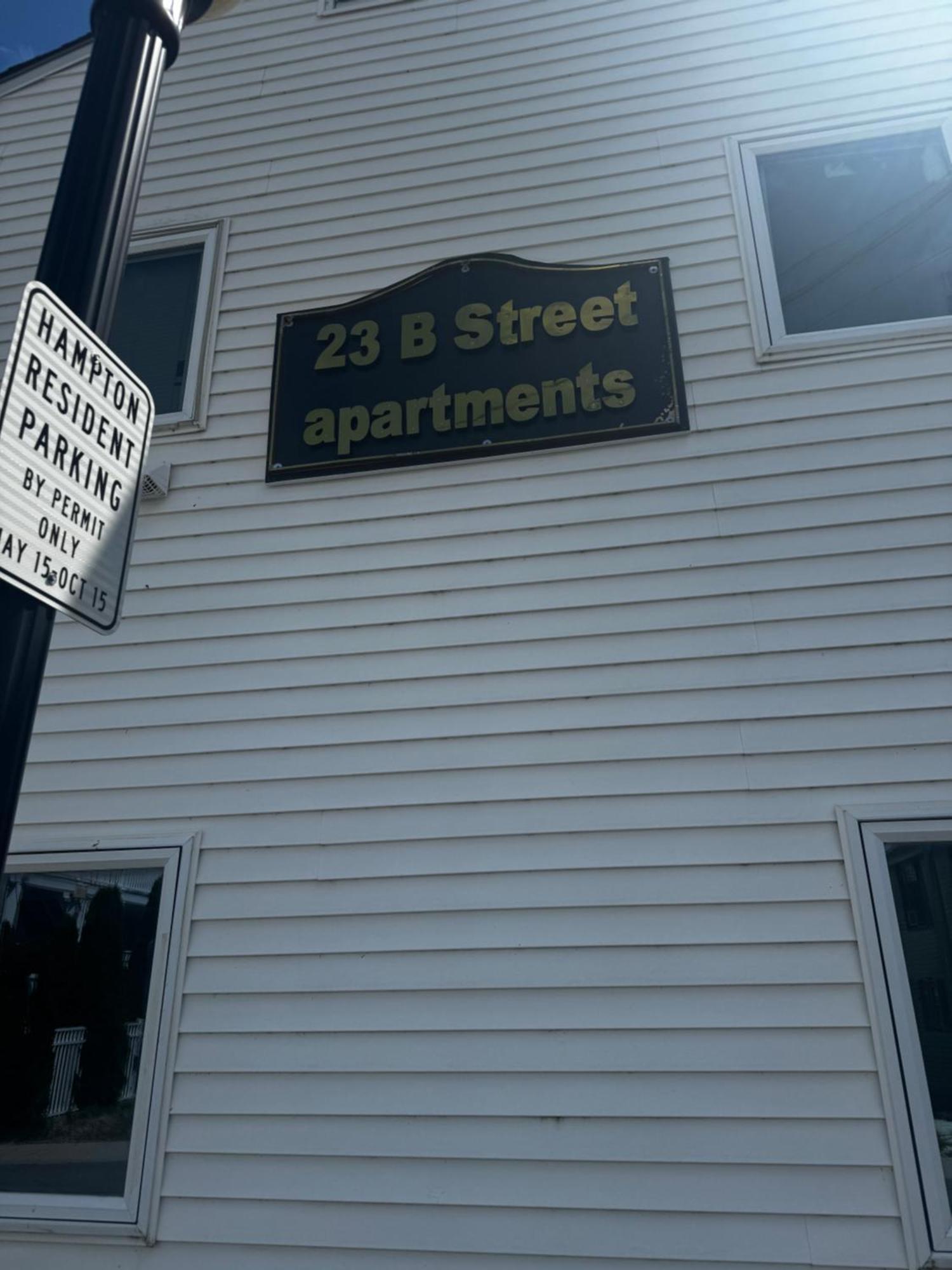 23 B St Apartments Hampton Exterior photo